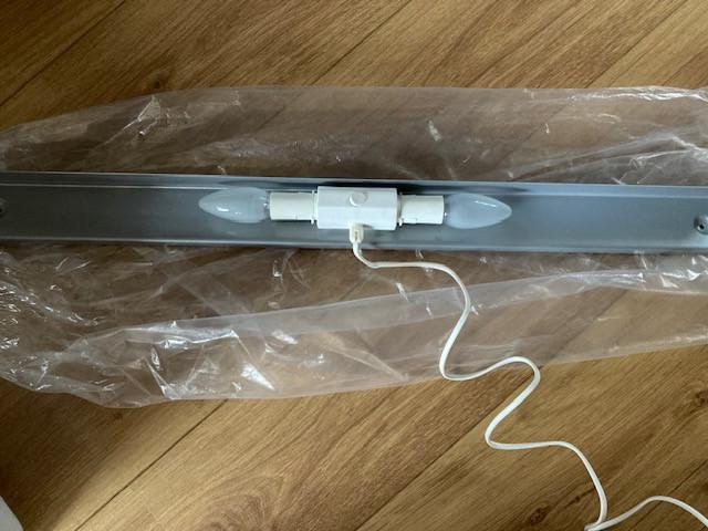 Plafondlamp met 3 spots en lichtbalk