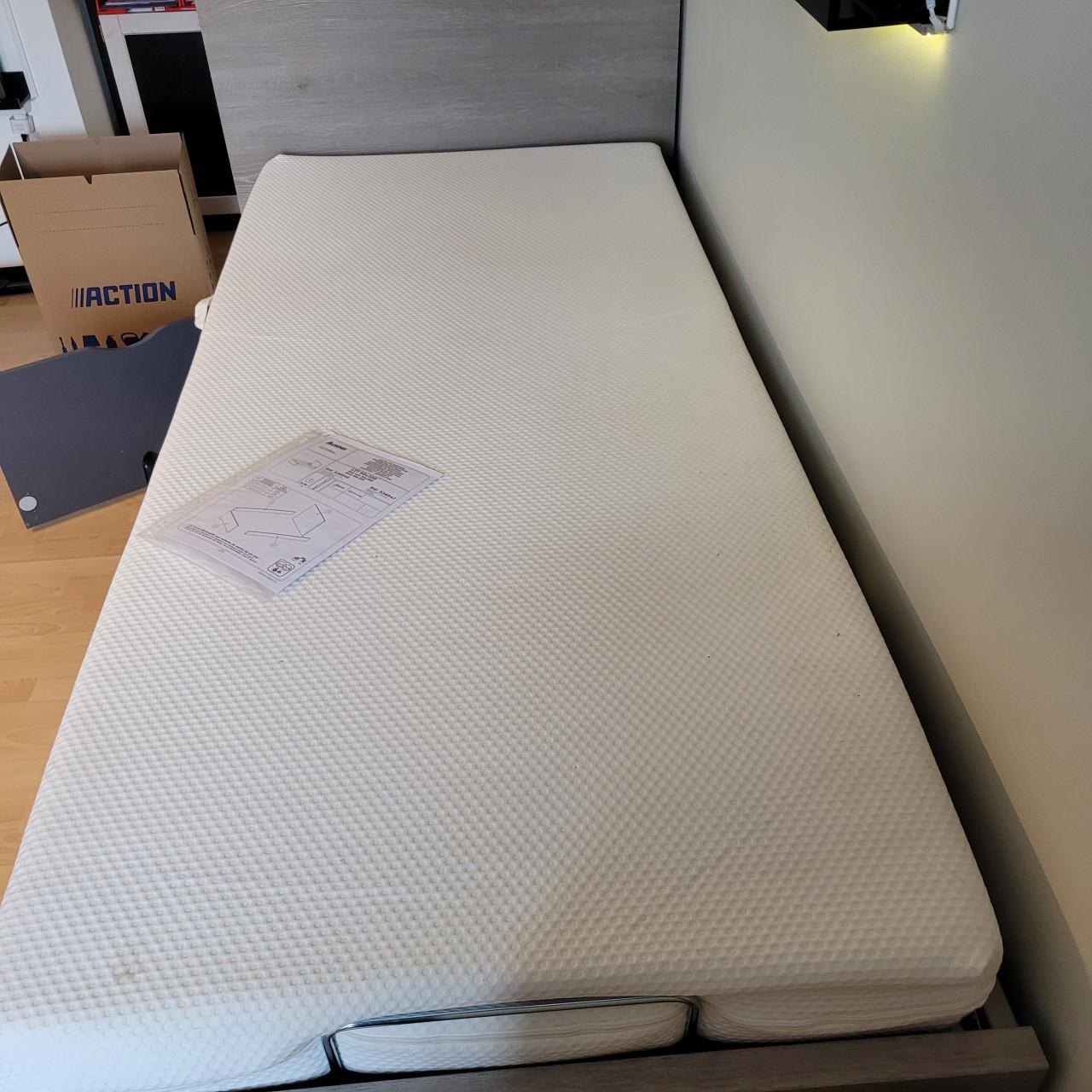 Elektrisch verstelbaar bed met opbergruimte