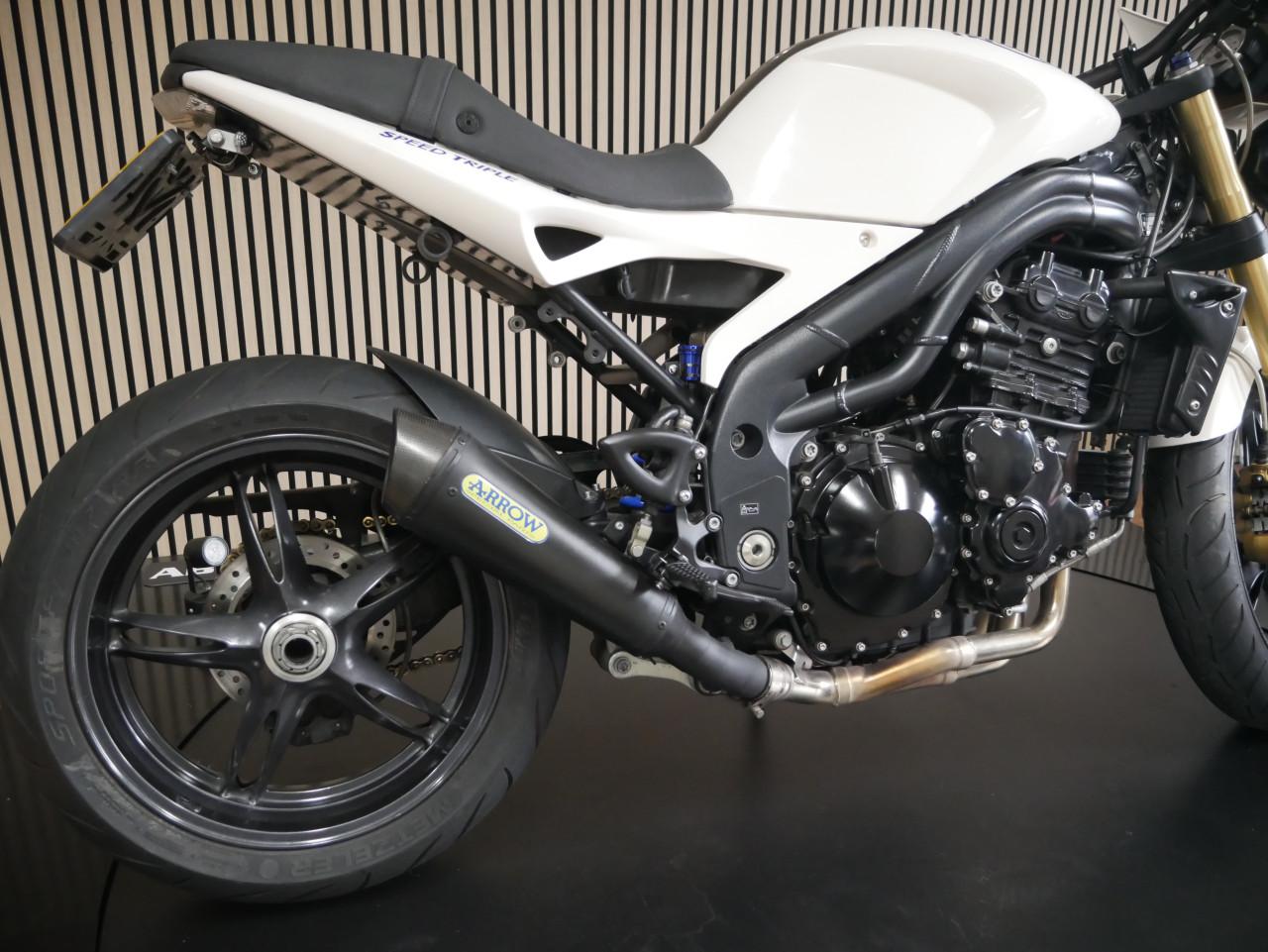 TRIUMPH SPEED TRIPLE 1050