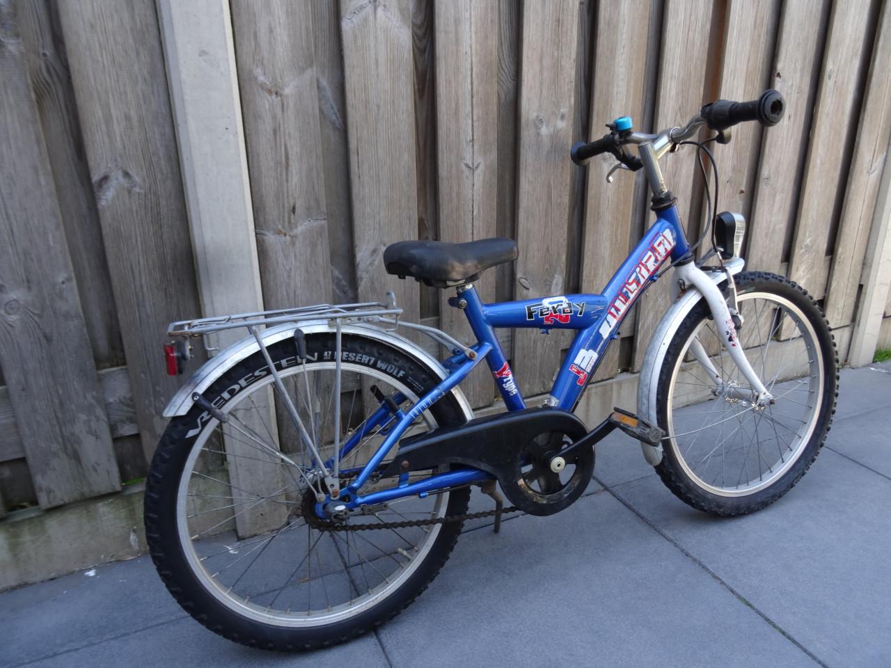 🚲 Feray Ultra Jongensfiets – 20 inch | Blauw/Wit 💙🤍