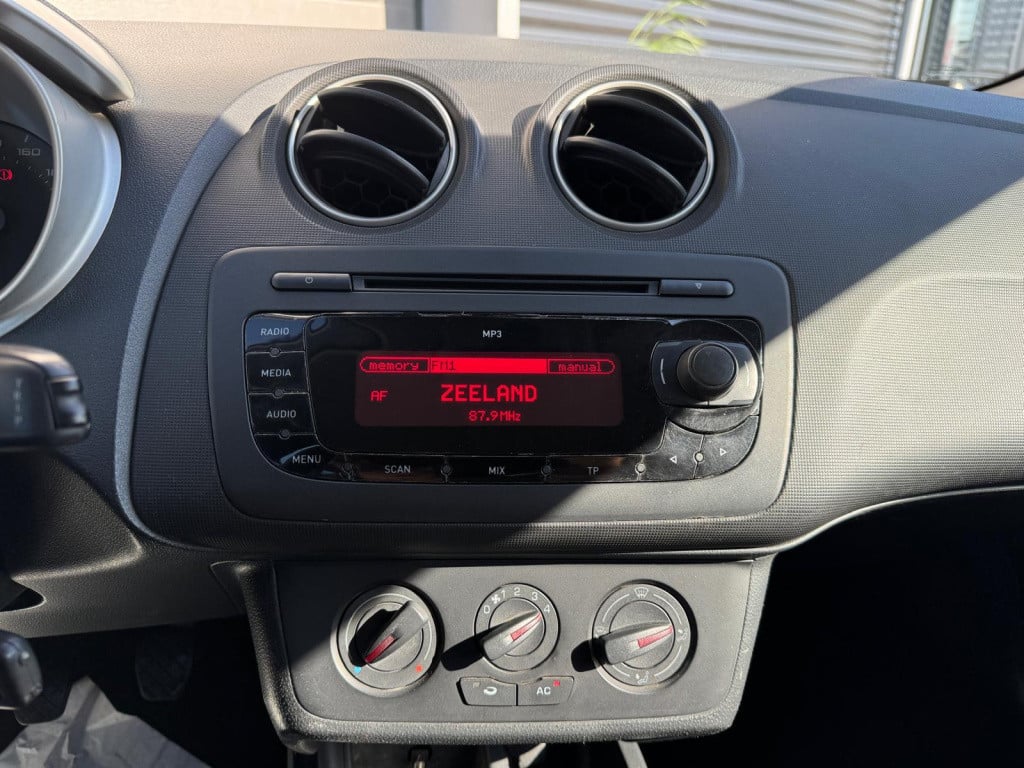 Seat Ibiza sc 1.6 reference/ vol jaar apk/airco/lichtmetaal/