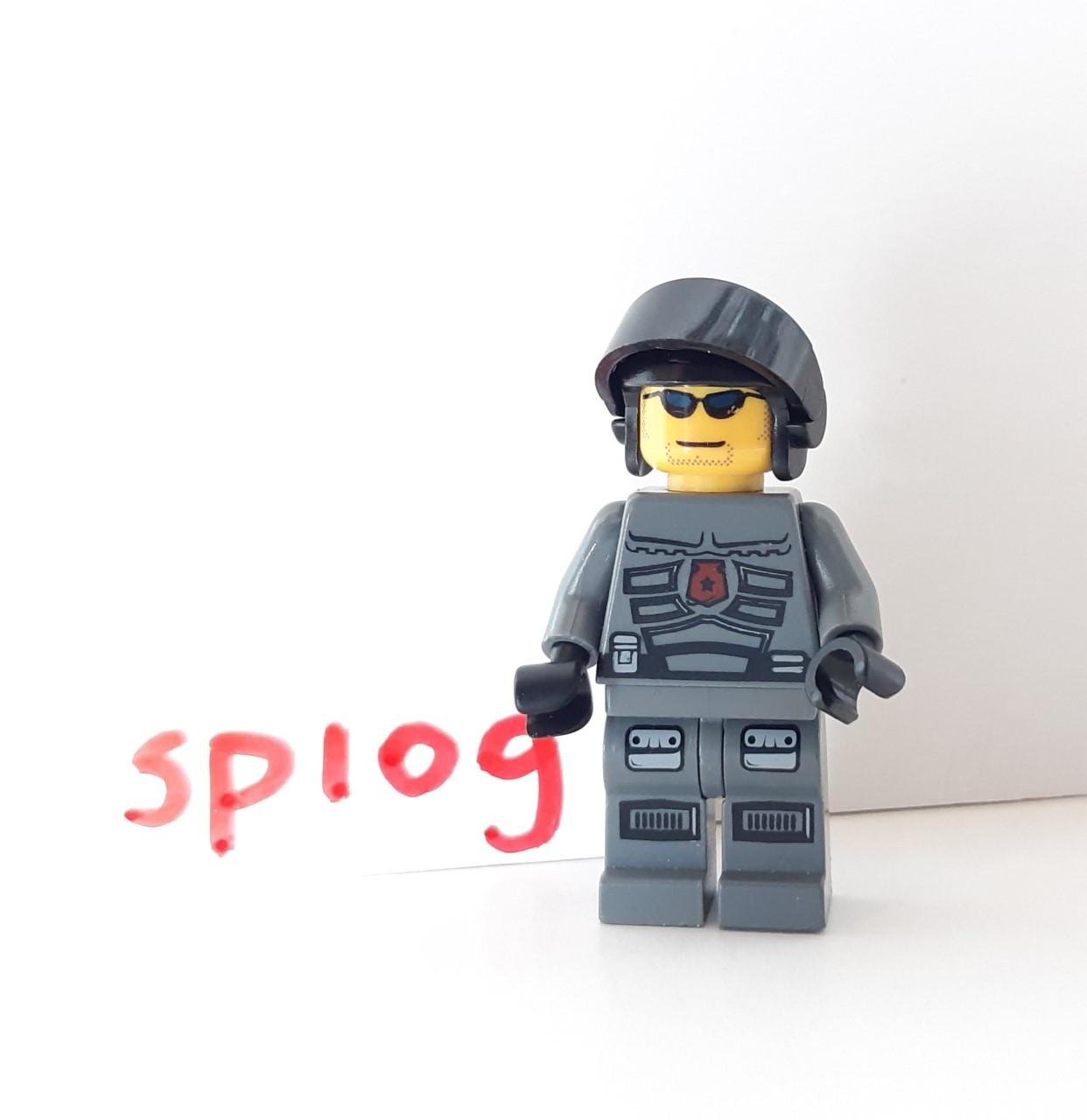 LEGO Minifigures Space Police 3: Officer 1, 2, 7, 10 en 14