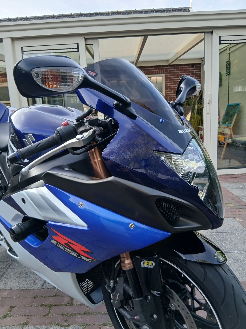 Suzuki gsx 1000 k5  gereserveerd