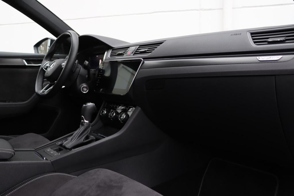 Skoda Superb combi 1.4 tsi iv sportline business 218pk dsg6