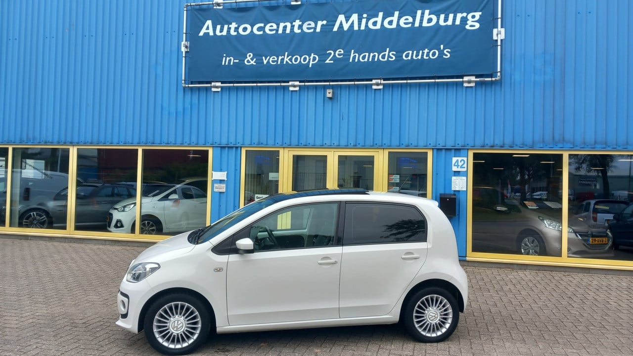 Volkswagen UP 1.0 high up! BleuMotion 5drs bj:2013 airco-panoramadak !!