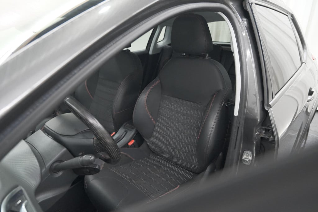 Peugeot 2008 puretech 110 gt-line | camera | apple carplay | navigatie | pa