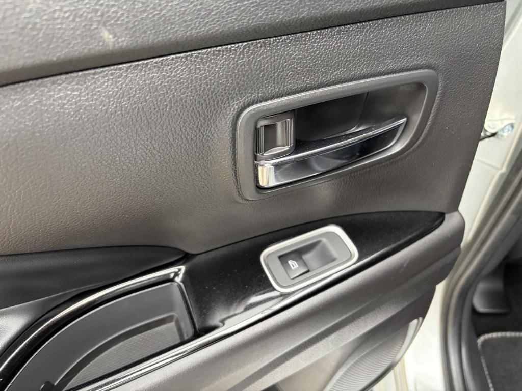 Mitsubishi Outlander 2.4 phev intense