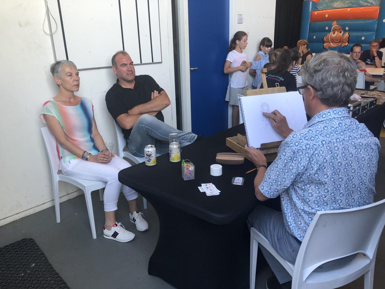 Leuk voor uw feest: laat karikaturen tekenen!