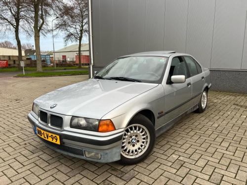 BMW 3-Serie 320i 6 cilinder automaat 2 jaar apk