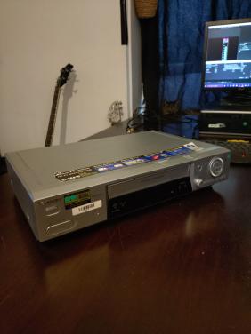 Videorecorder (VHS) te koop!