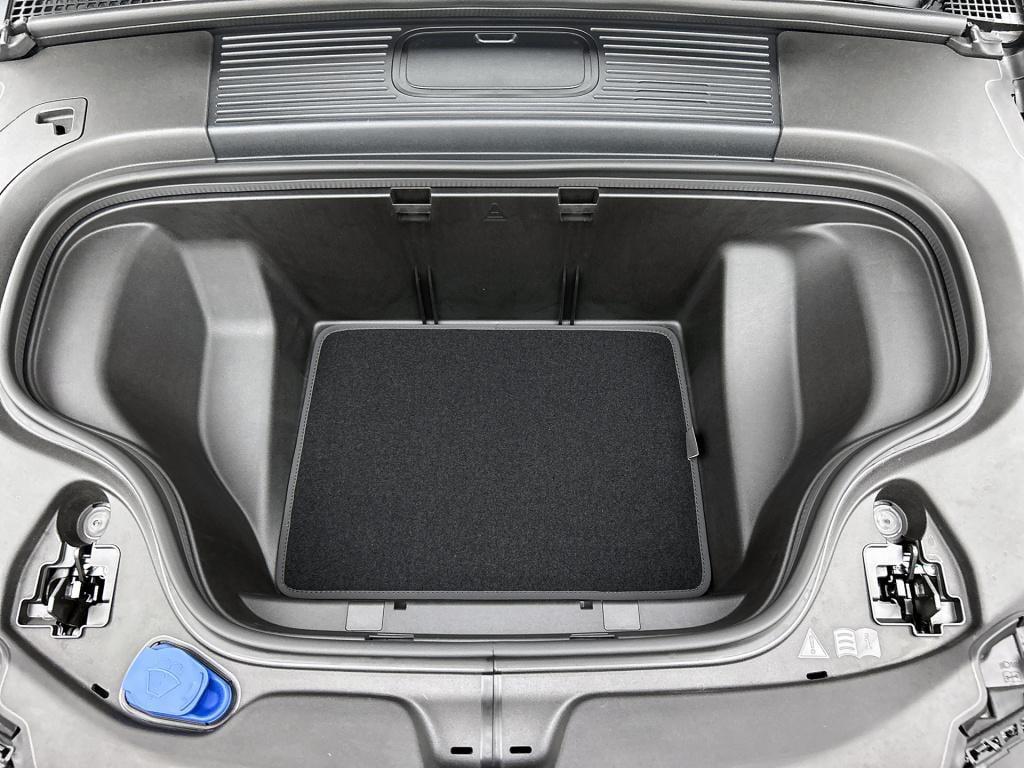 Mercedes-Benz C-Klasse 400 4matic launch edition 94 kwh | nightpakket | rij