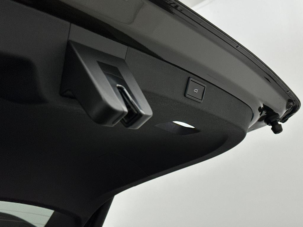 Skoda Enyaq Iv business edition elektromotor 210 kw / 286 pk suv