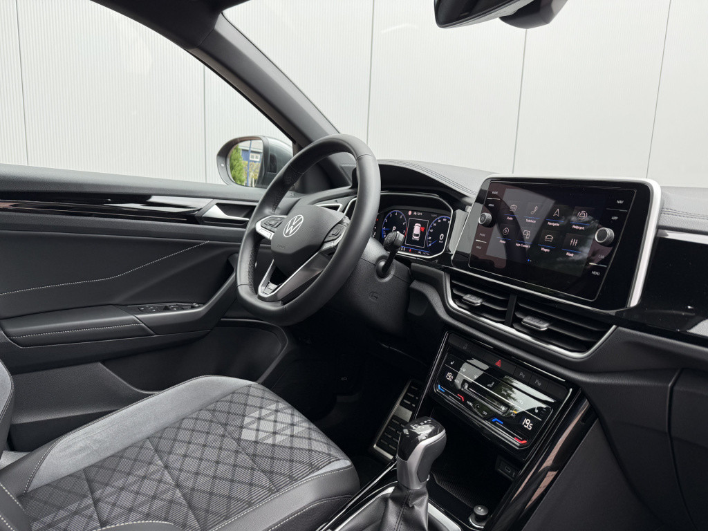 Volkswagen T-roc 1.5 tsi 150pk dsg r-line | acc | side assist | camera