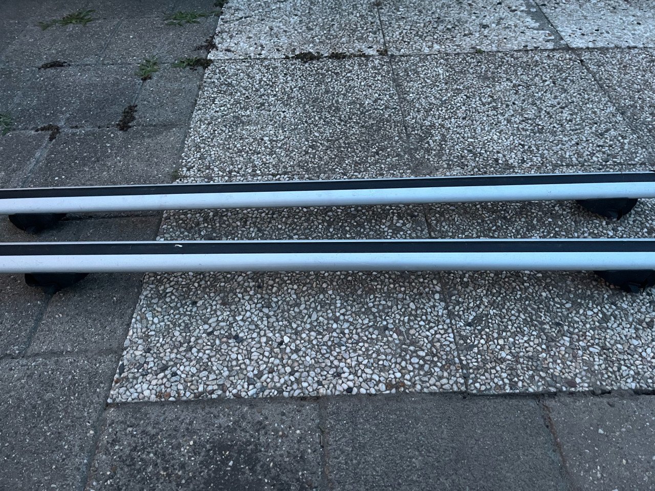 Dakdragers voor een auto met gesloten rails