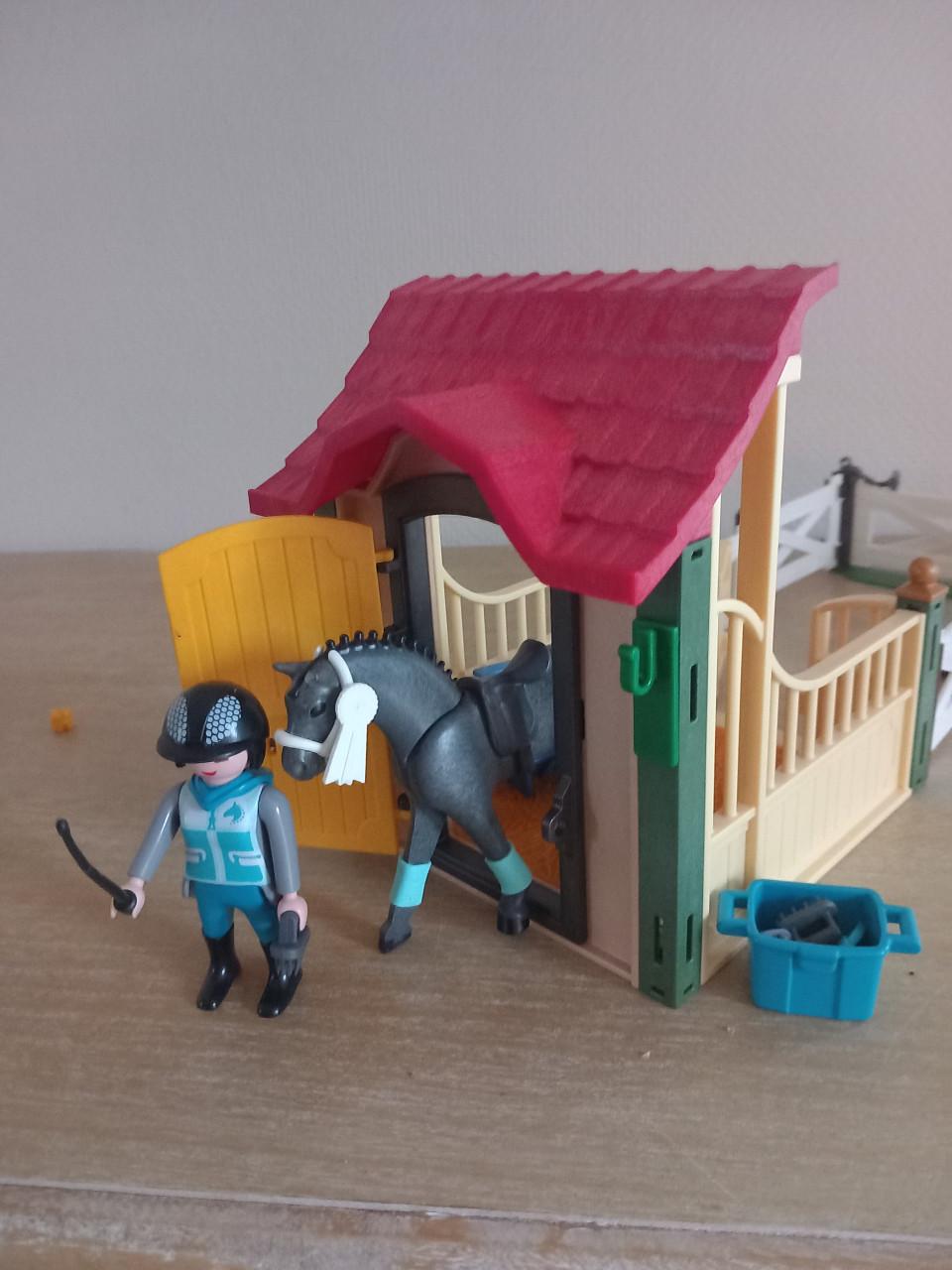 Playmobil paardenbox met buitenverblijf set 6935