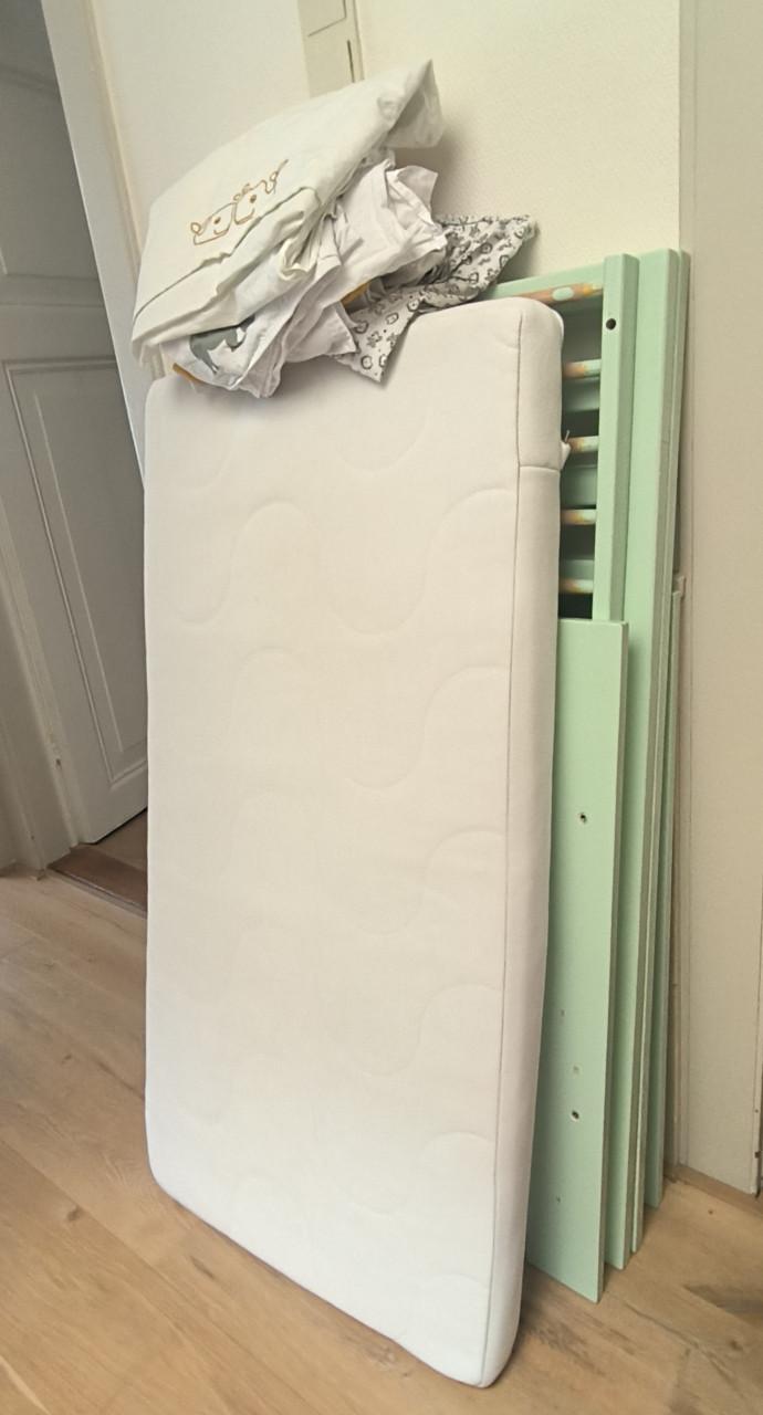 Ledikant bopita + matras en beddengoed