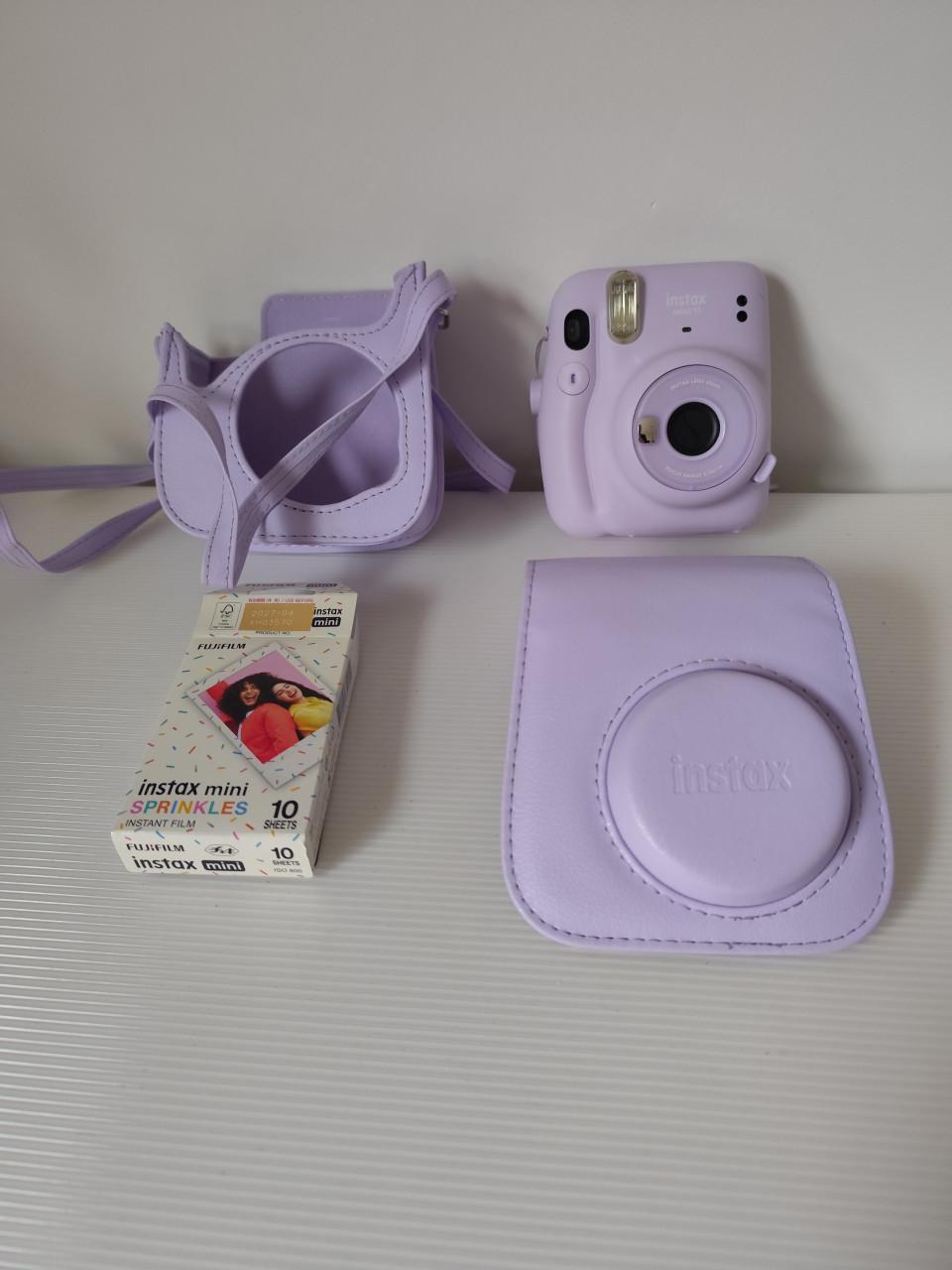 Fujifilm Instax mini 11 camera