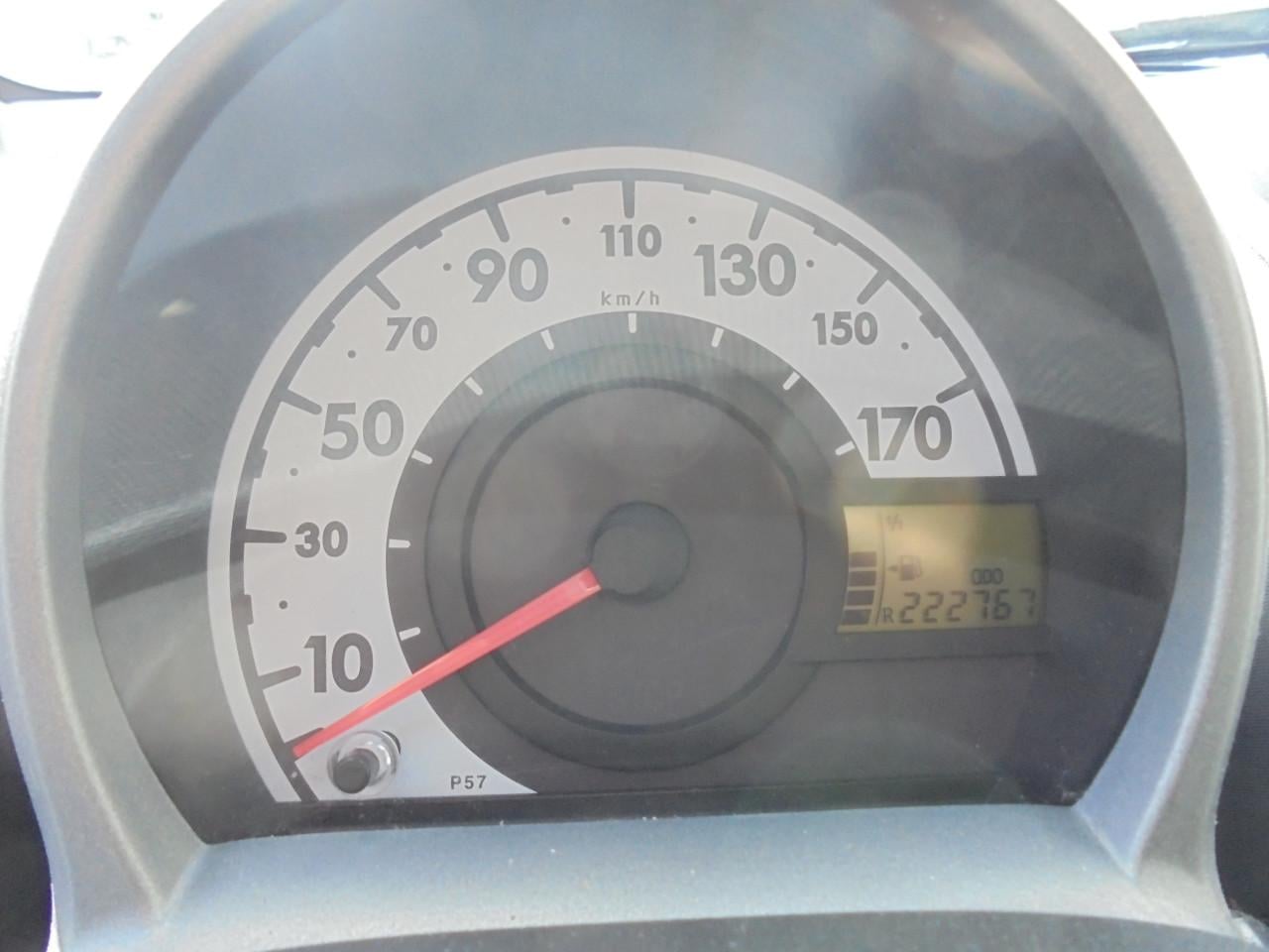 Te koop aangeboden: Zeer nette en zuinige Citroën C1 1.0-12V Seduction