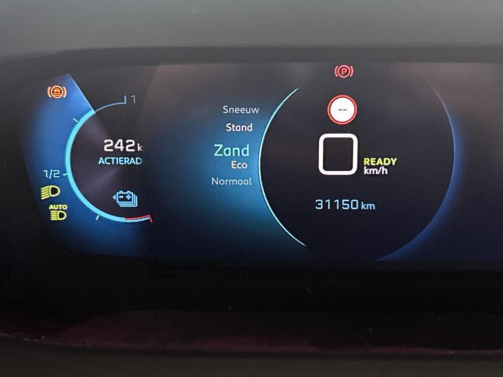 Peugeot E-2008 ev gt 50 kwh | rijklaar | panoramadak | stoelverwarming | ad
