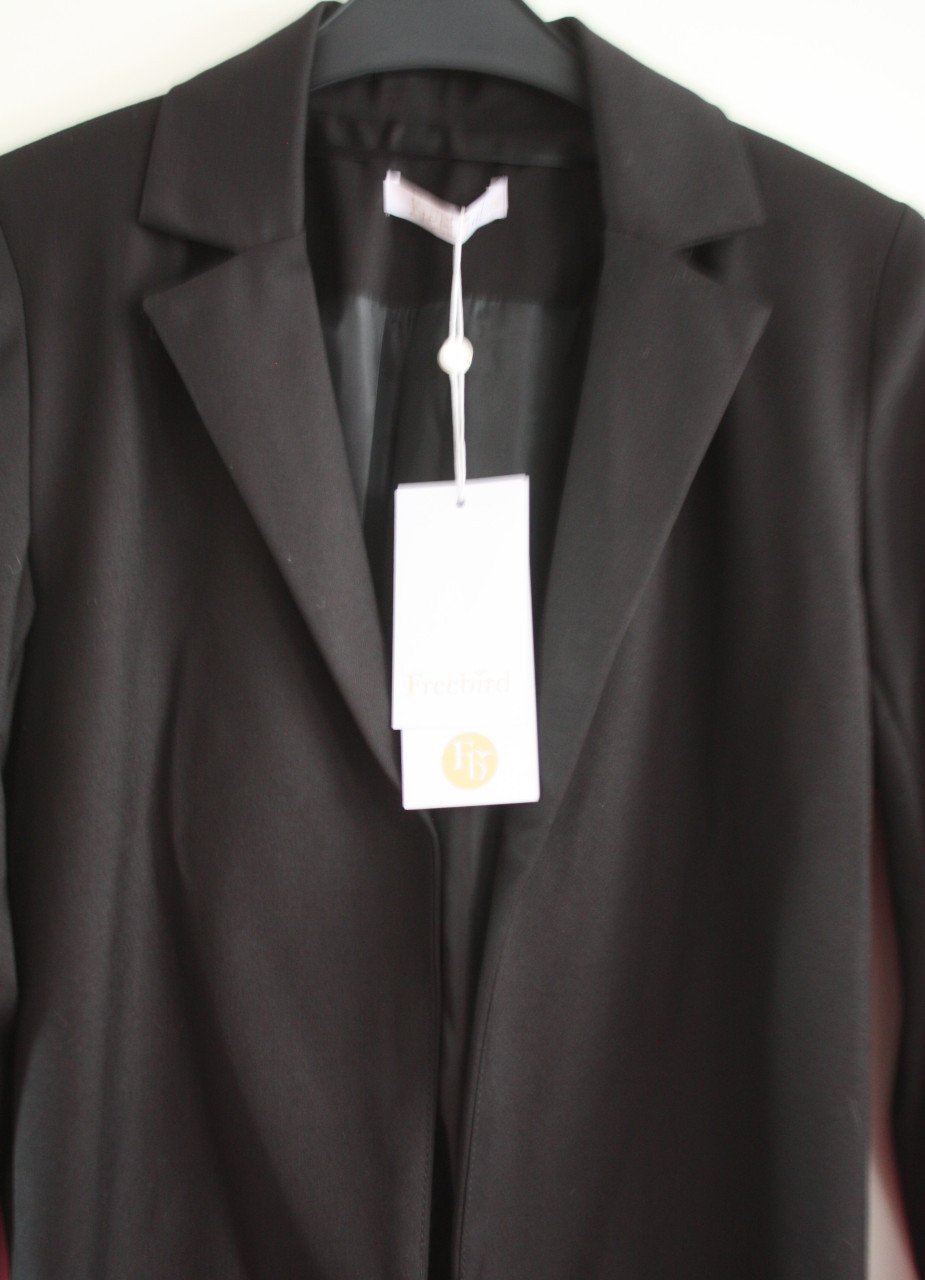 Nieuwe zwarte blazer maat xs