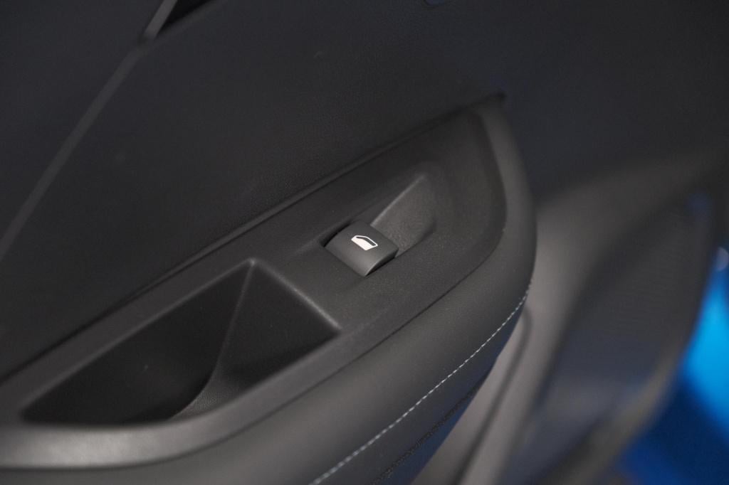 Peugeot 2008 puretech 130 eat8 allure | camera | navigatie | apple carplay 