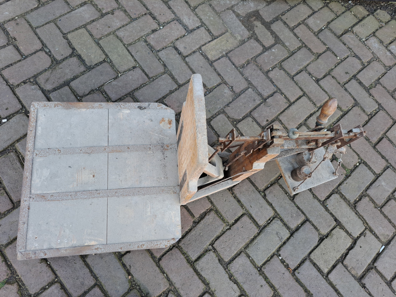 ANTIEKE BASCULE