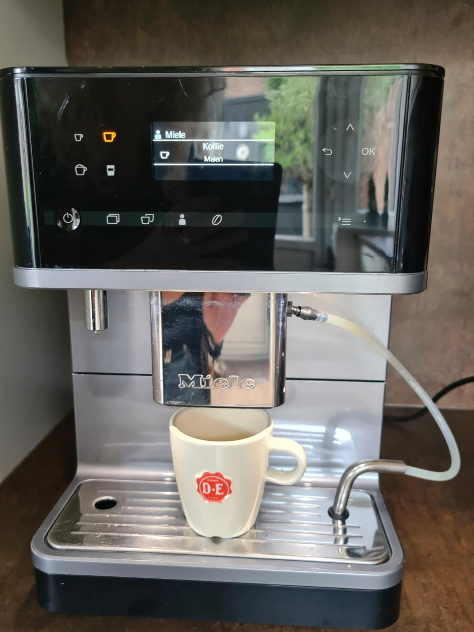 Miele vrijstaande, goed onderhouden koffiemachine voor koffiebonen