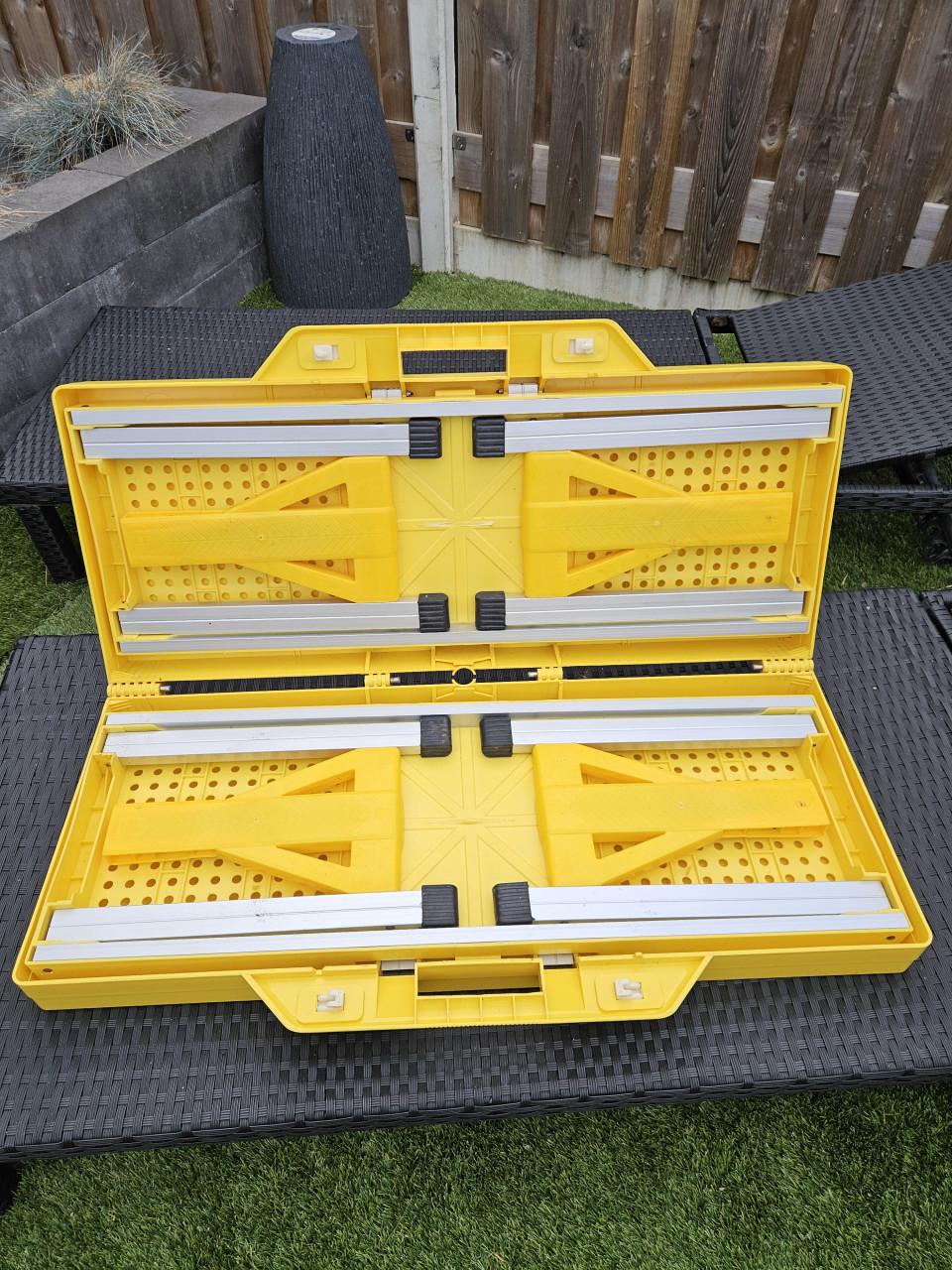 Gele opvouwbare picknicktafel - ideaal voor camping/tuin