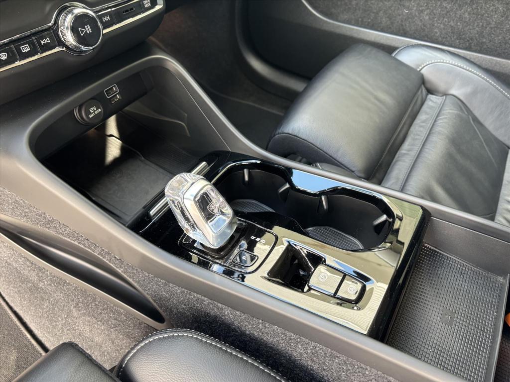 Volvo XC40 t4 211pk inscription| trekhaak | leder|nl auto|rijklaarprijs inc