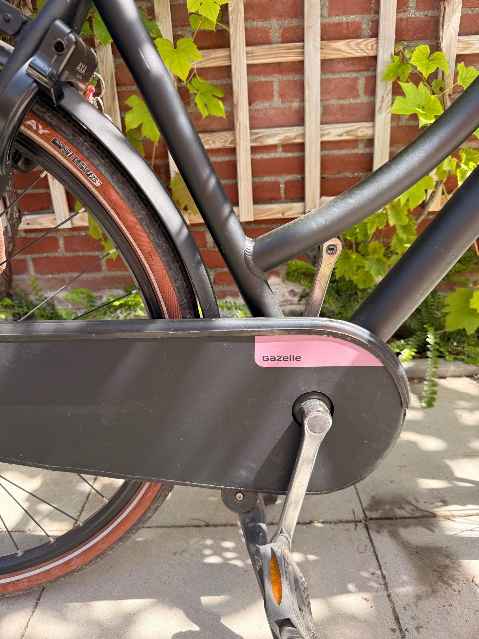 Gazelle dames fiets zwart.