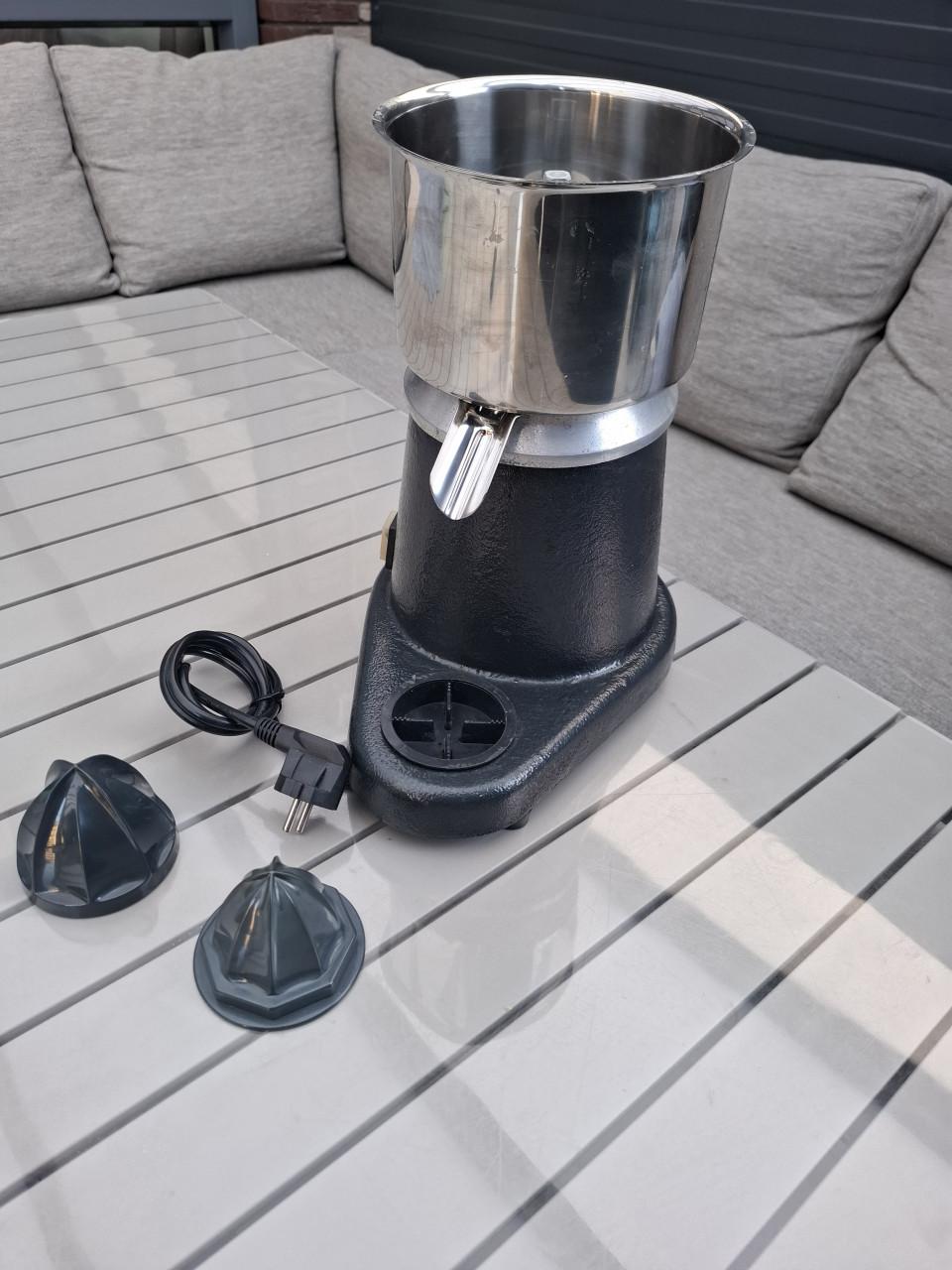 Hendi Juice Extractor (Model 221204.