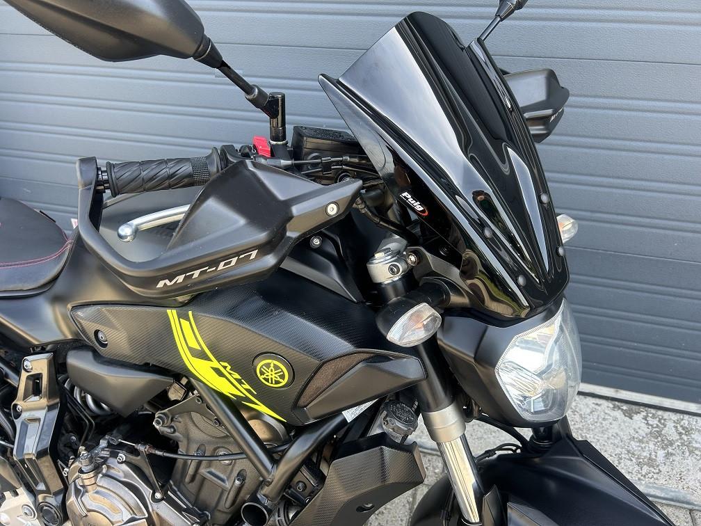 Yamaha MT07 uit nov 2015 met 43 dkm, comfortzadels, handkappen etc €4950,-