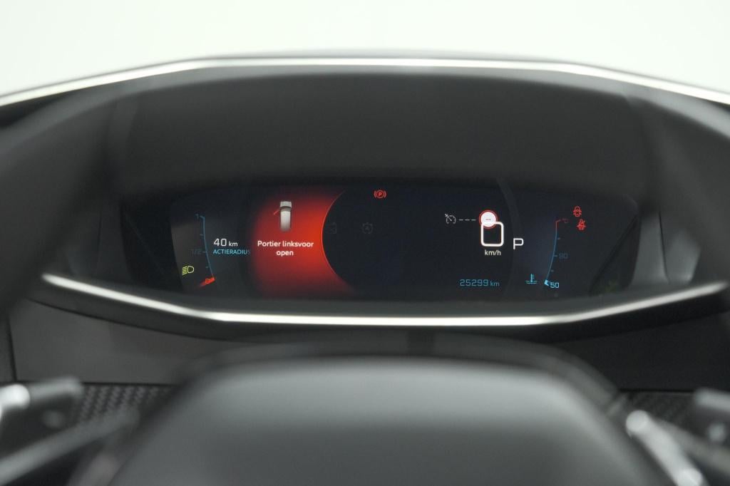 Peugeot 2008 puretech 130 eat8 allure pack | camera | parkeersensoren | key