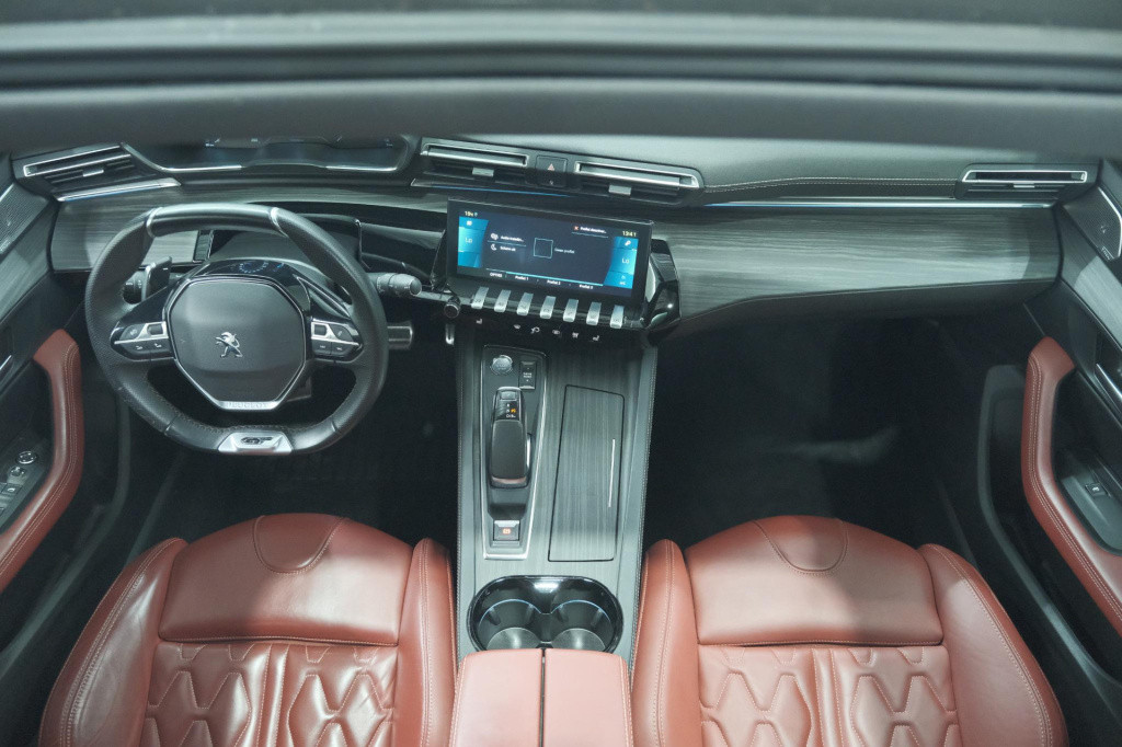 Peugeot 508 1.6 hybrid 225 gt | trekhaak | panoramadak | focal audio | elek