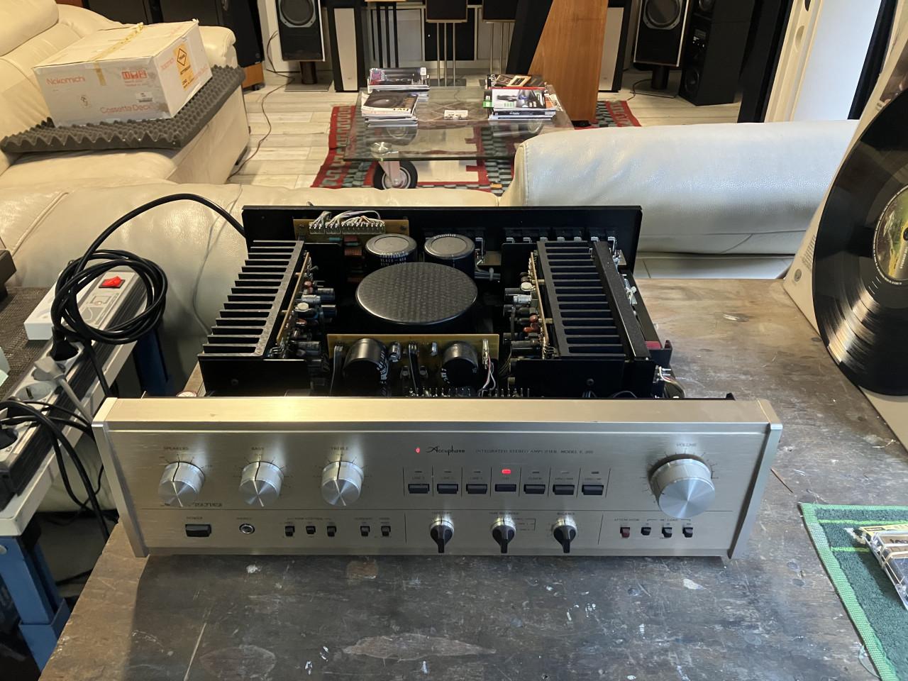 Accuphase E-205 champagne full service garantie keurige staat Phono MM + MC
