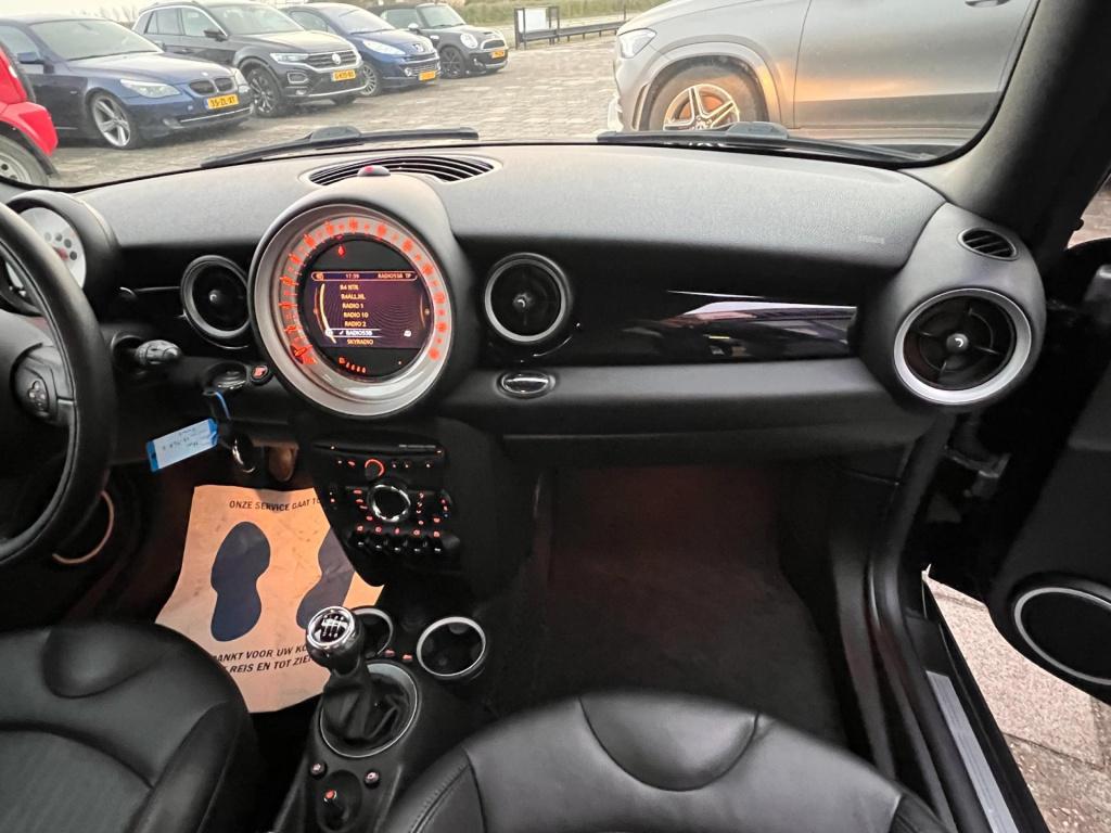 Mini Cooper mini 1.6 10 years ii, navigatie, leer, lm velgen enz...