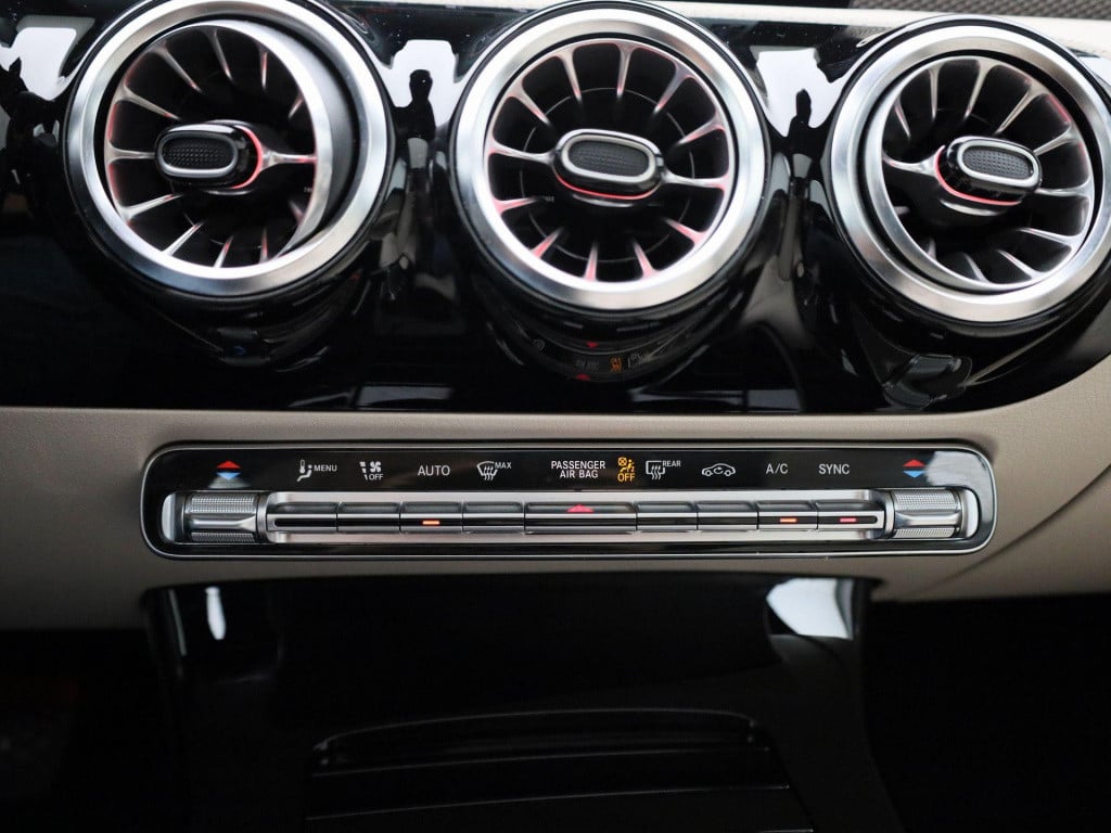 Mercedes-Benz Cla shooting brake 200 business solution luxury | automaat | 