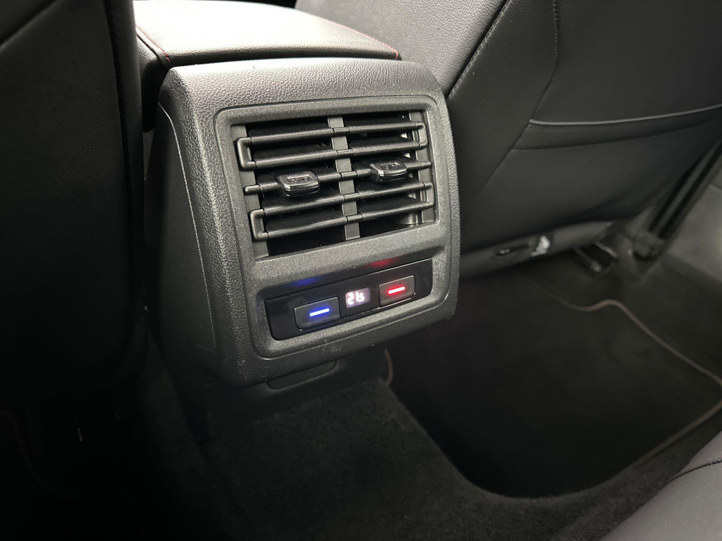 Volkswagen Golf 2.0 tsi gti clubsport iq lights acc btw panorama