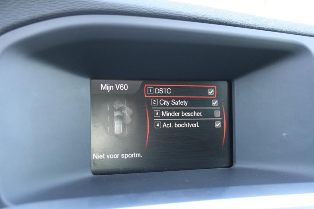 Volvo V60 1.6 t3 momentum / afn. trekhaak / cruise / pdc / stoelv.