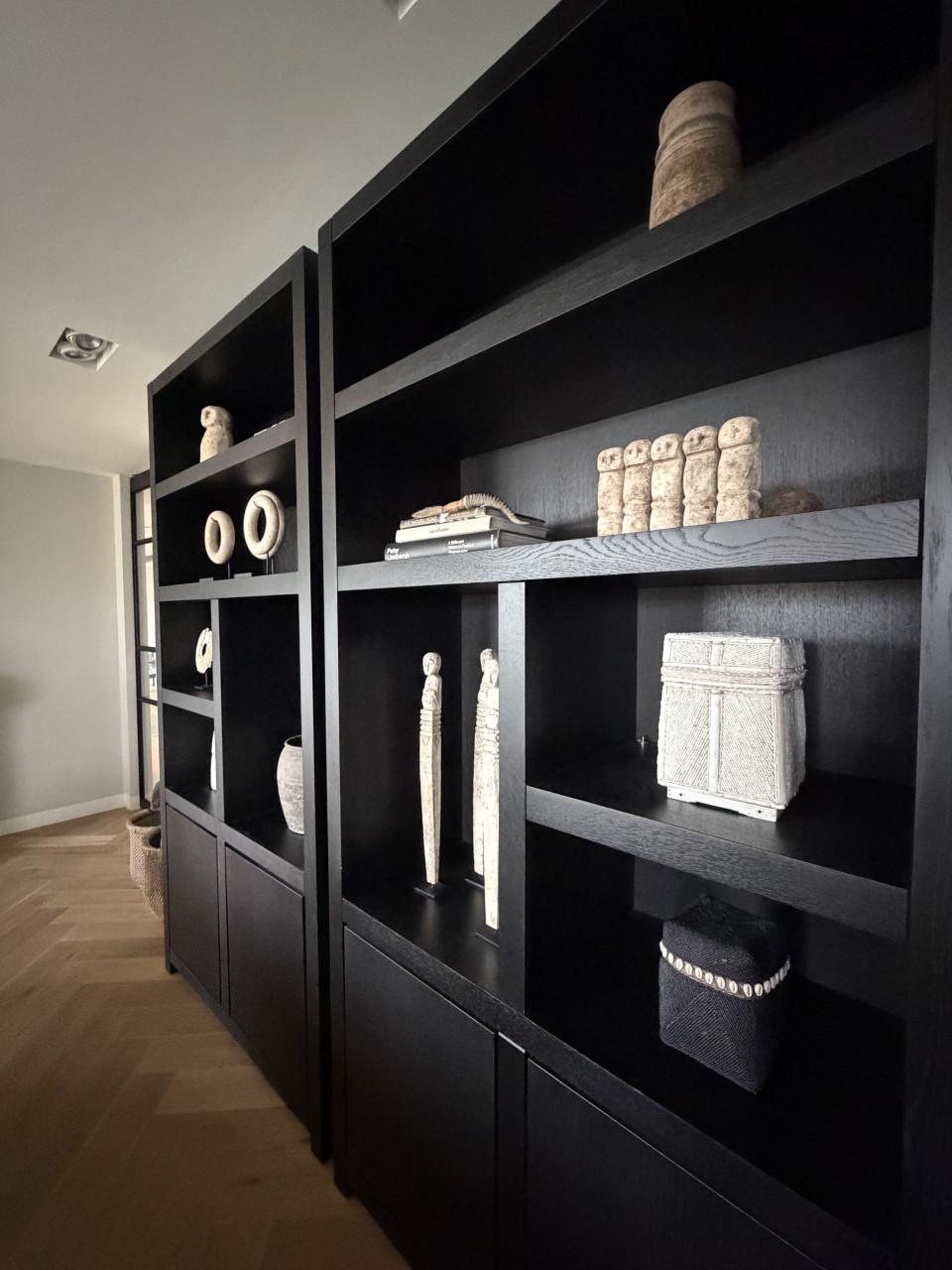 Zwarte vakkenkast(en) Keijser en Co