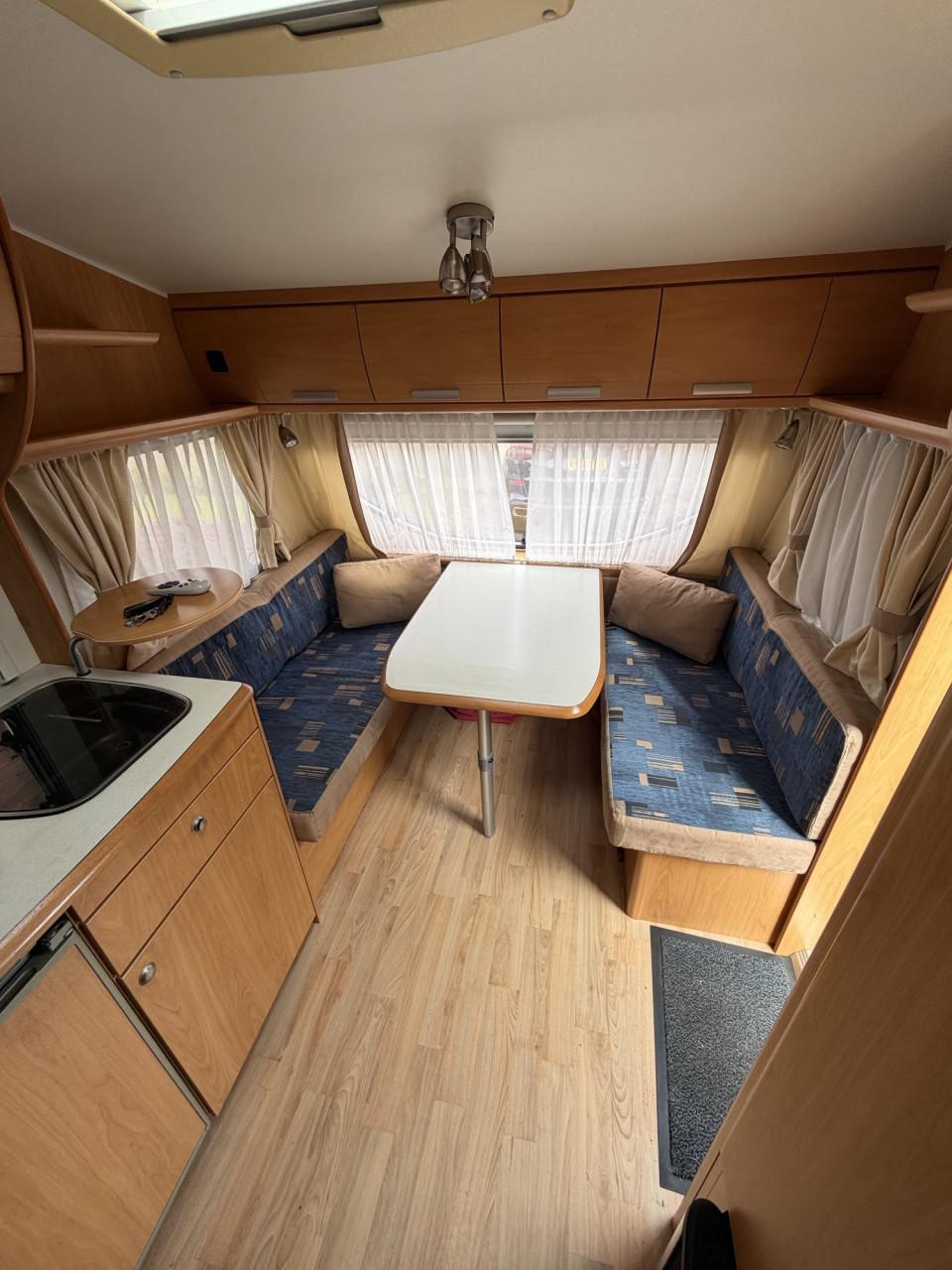 Chateau 466 Carrat  2007 met voortent, fietsenrek en mover