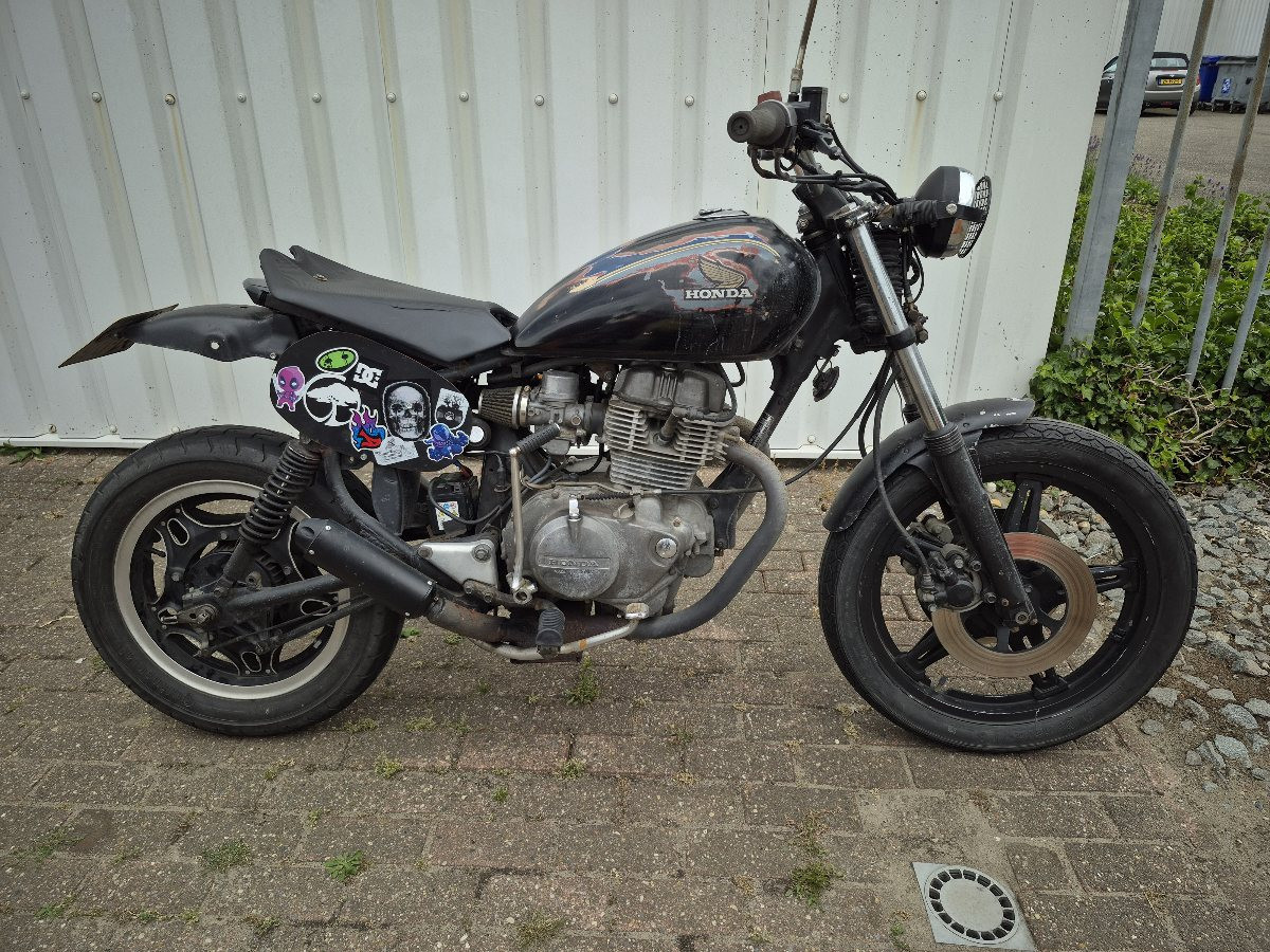 Honda CM400Twin