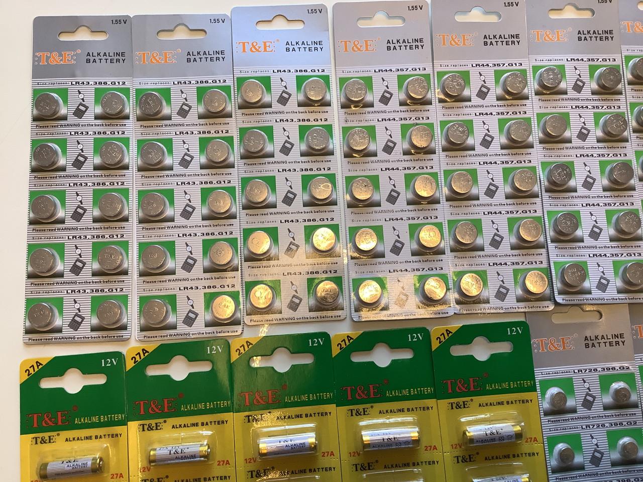 Partij diversen knoopcel batterijen.  ( partij 14)