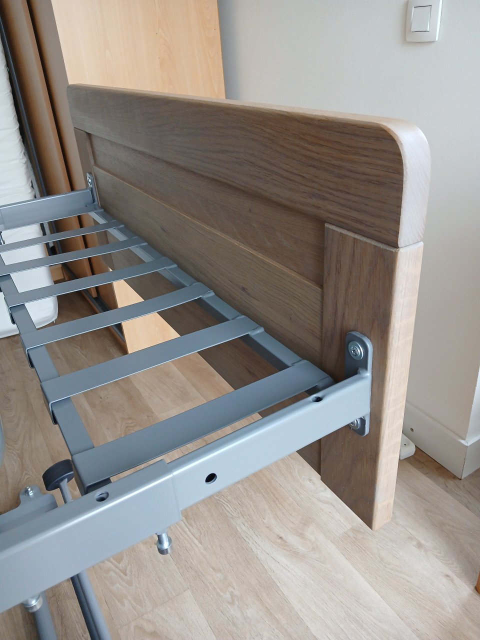 Elektrisch verstelbaar 2 persoons bed.
