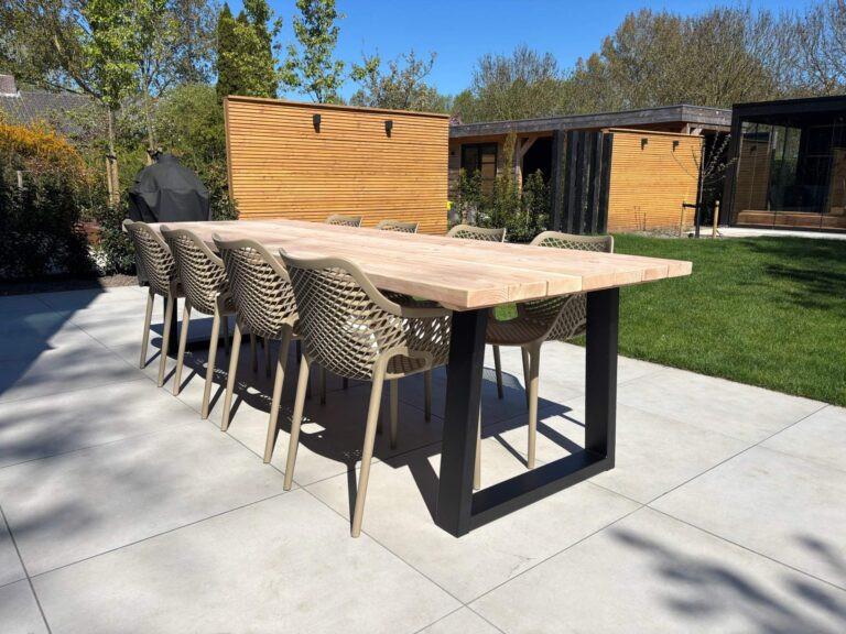 NIEUWE DOUGLAS TUINTAFEL 250/300 CM MET TRAPEZIUMPOTEN