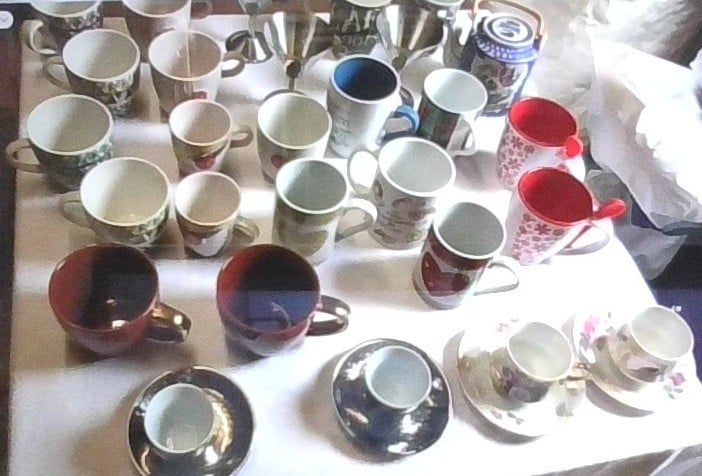 Mokken/ tassen van o.a. Douwe Egberts
