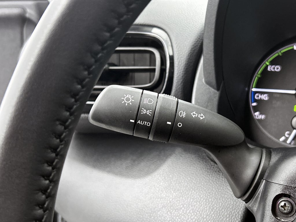 Mazda 2 Hybrid 1.5 centre-line