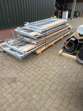 Zelfsluitende voerhekken