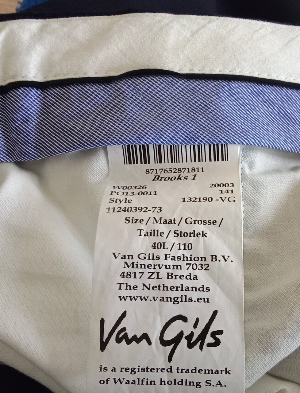 Prachtig blauw kostuum merk Van Gils