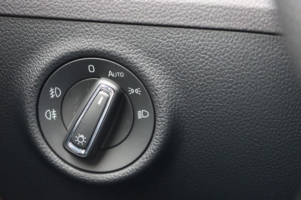 Skoda Superb combi 1.4 tsi iv sportline business 218pk dsg6